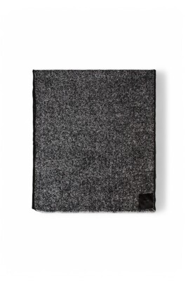 luxurious-wool-blend-knitted-scarf