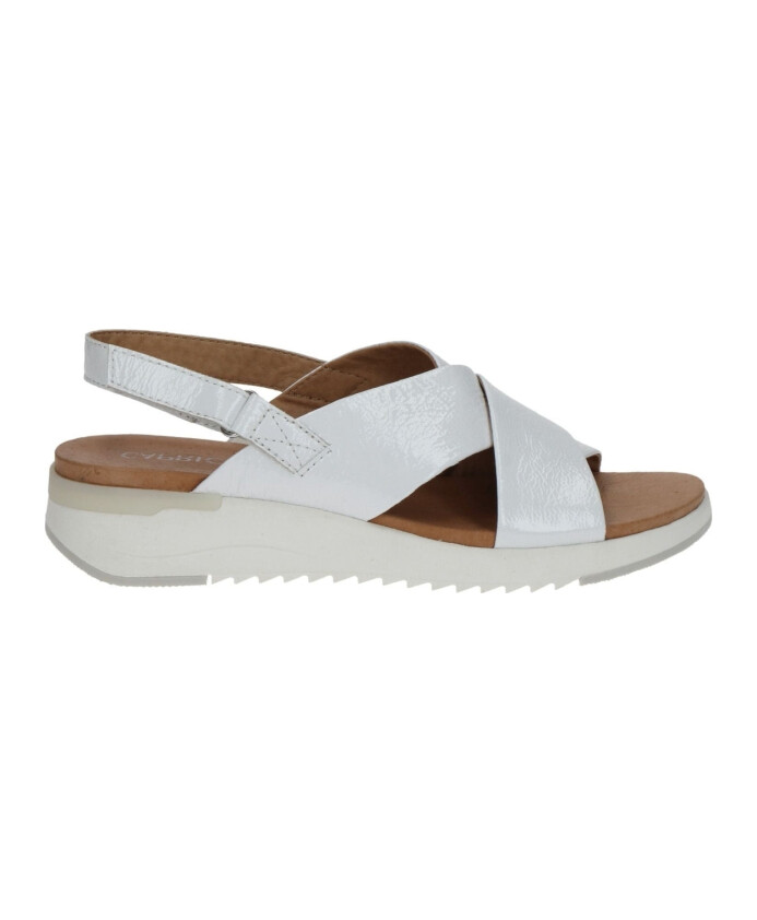 sandales-plates-en-cuir-blanc