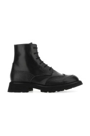 Schnürstiefel
