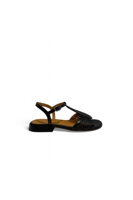 black-low-heel-sandals