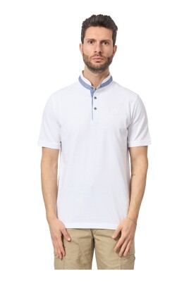 polo-blanc-avec-col-haut