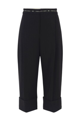 shorts-bermuda-noirs-avec-taille-sur-mesure