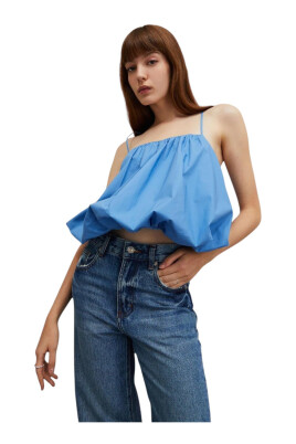 haut-court-bleu-avec-bretelles-fines