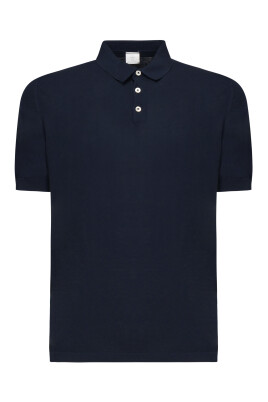 collection-elegante-de-polos-et-t-shirts