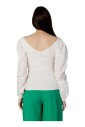pull-beige-col-en-v-pour-femmes