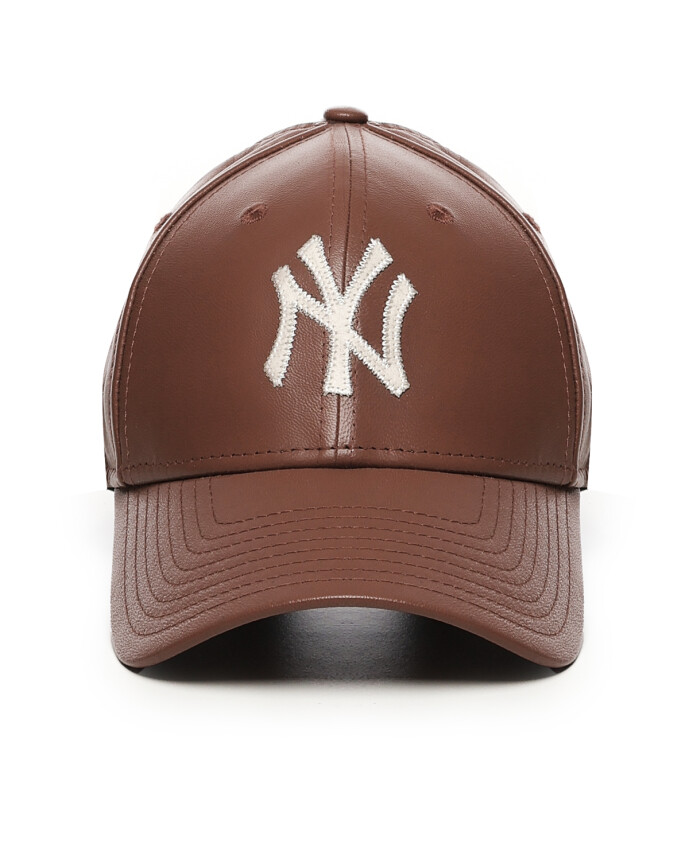 brown-logo-curved-visor-cap
