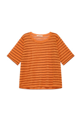 linned-t-shirt-i-orange-rod