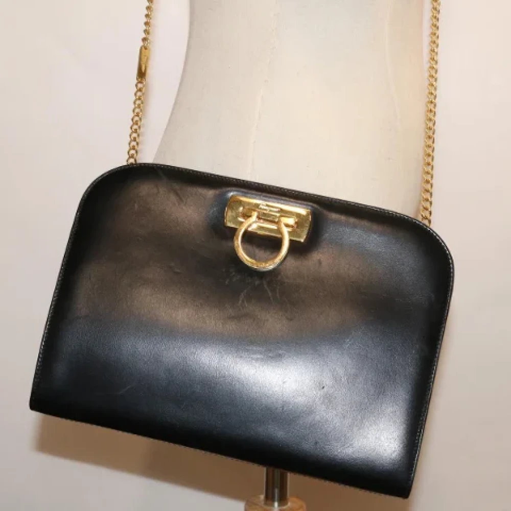 Salvatore Ferragamo Pre-owned Leather crossbody-bags Black Dames