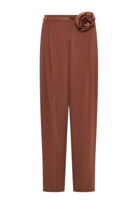 chino-pants-in-array-style