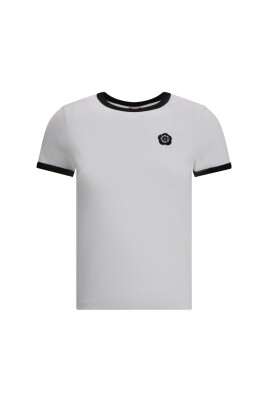 t-shirt-avec-patch-floral