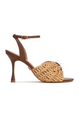 Kazar Bruna stiletto sandaler med rosett av raffia