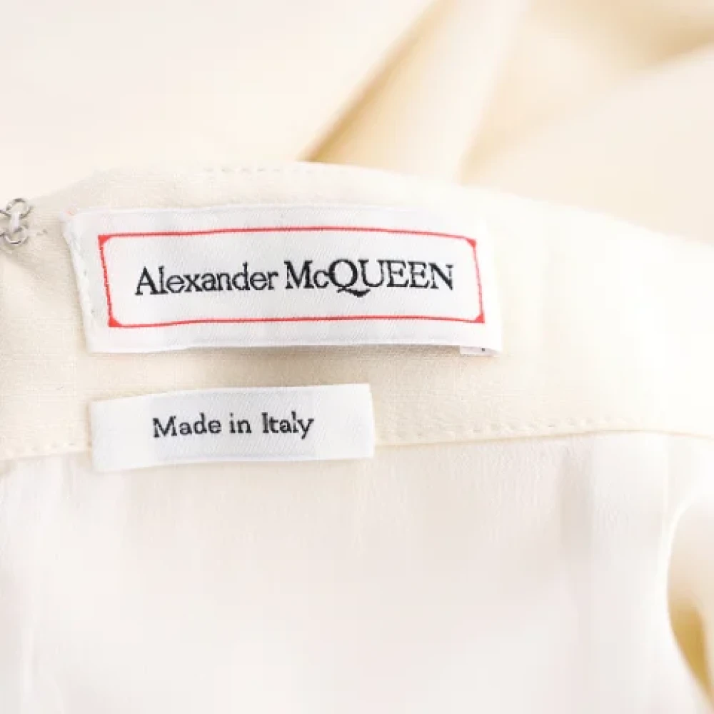 Alexander McQueen Pre-owned Fabric bottoms White Dames