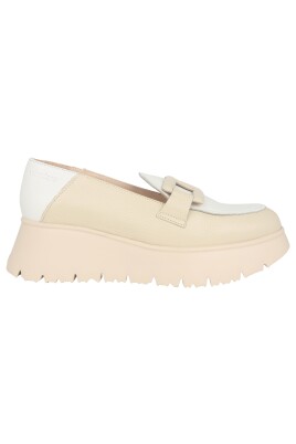 beige-mix-dames-loafers-til-sommeren