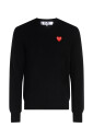 pull-noir-col-en-v-avec-patch-coeur