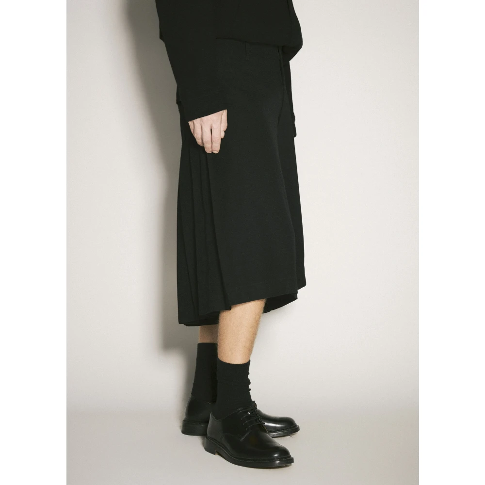 Yohji Yamamoto Geplooide katoenen twill shorts Black Dames