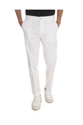 classic-chino-pants-with-logo-detail