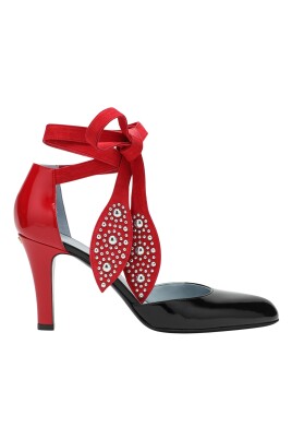 low-heel-foliage-decollete