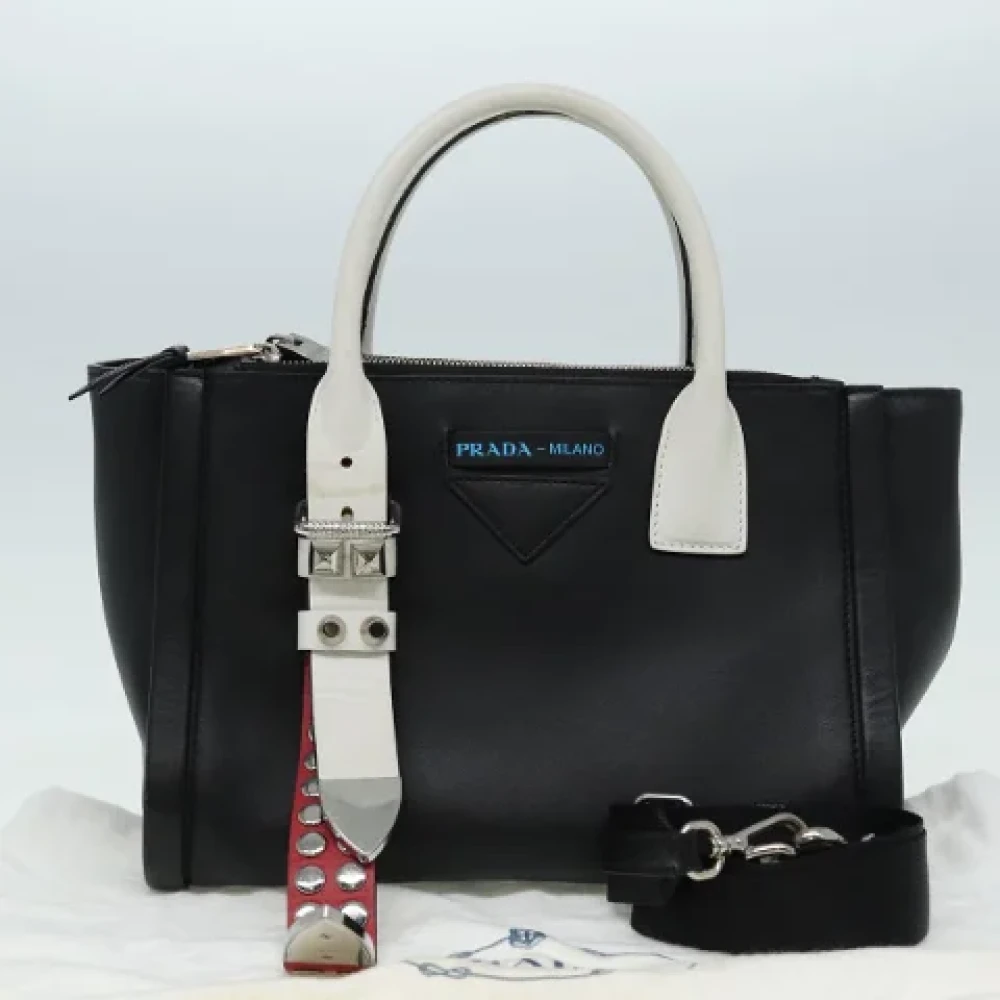 Prada Vintage Pre-owned Leather handbags Black Dames