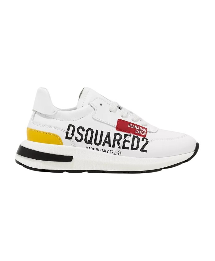 sneakers-blanches-avec-logo