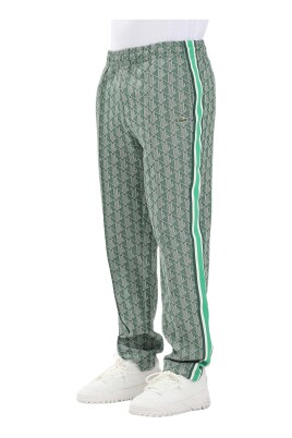 green-sporty-trousers-paris-style