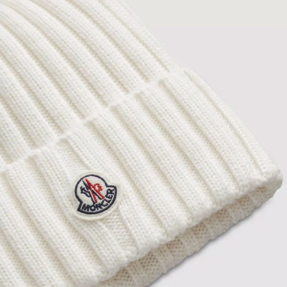 Moncler Wollen Beanie met synthetische bontpom White Dames