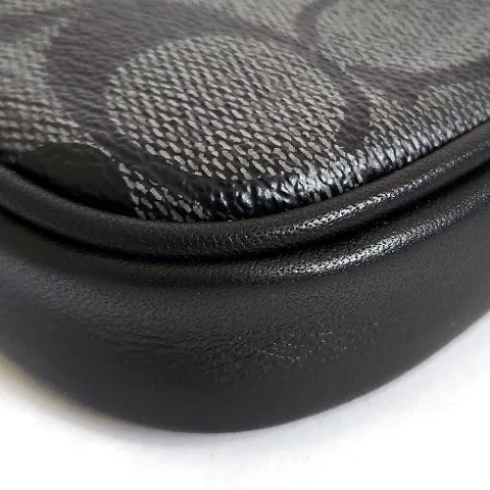 Coach Pre-owned Fabric shoulder-bags Black Dames