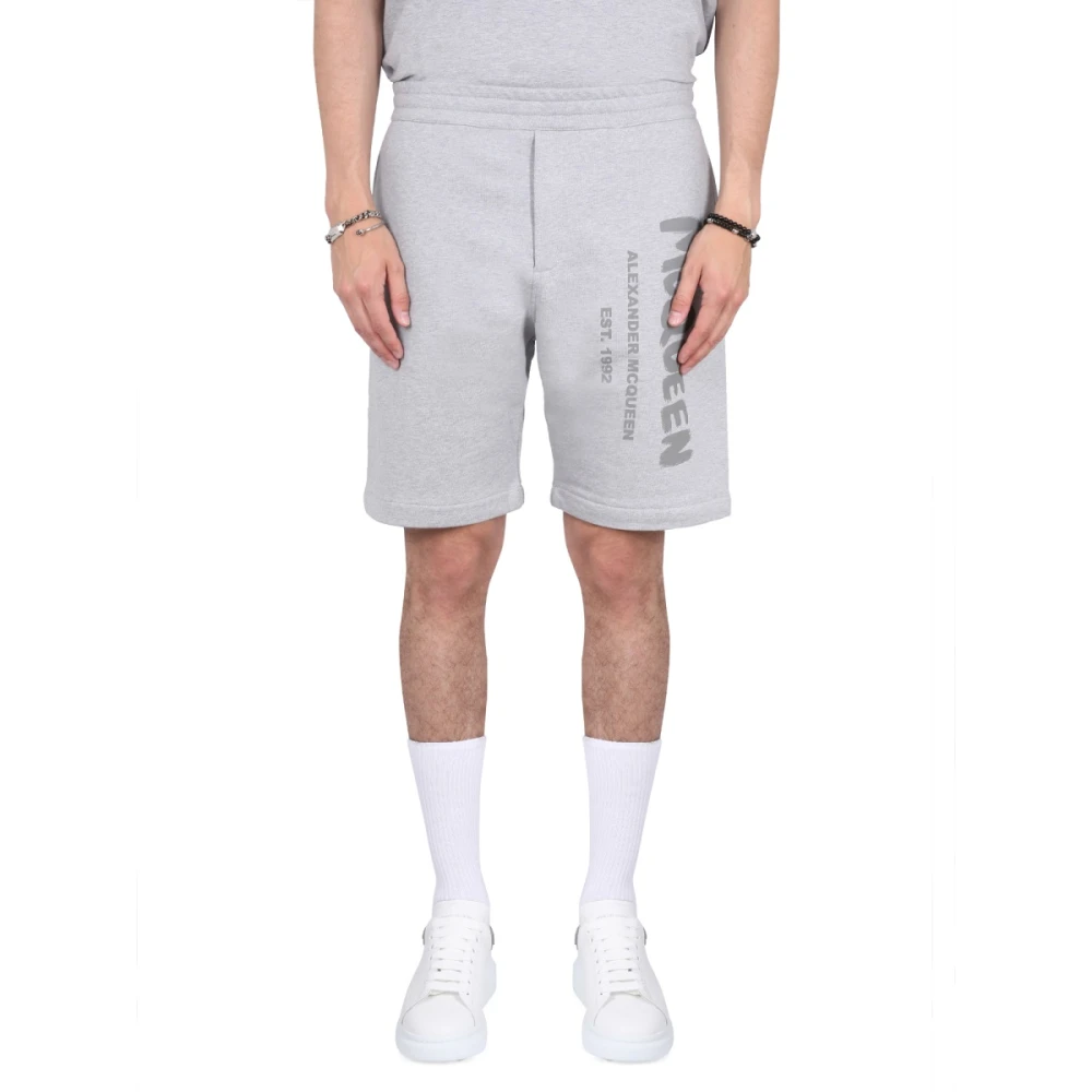 Alexander mcqueen Bermuda Shorts met Graffiti Logo Print Gray Heren