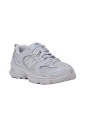 baskets-grises-a-lacets-et-semelle-en-caoutchouc