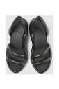 sandales-plates-noires-en-caoutchouc-sculpte