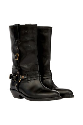 black-ankle-boots-with-unique-opening