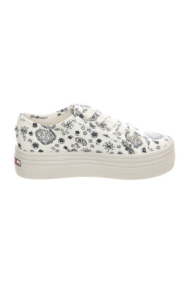 baskets-basses-a-lacets