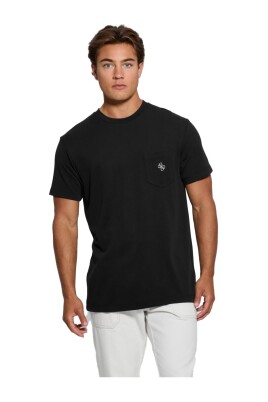 t-shirt-noir-a-manches-courtes-avec-poche