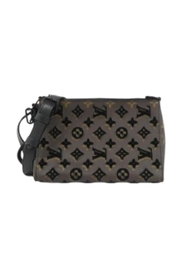 Pre-owned Monogram Tufftage Triangle Messenger Axelremsväska