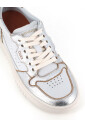 sneaker-bicolore-argent-en-cuir-souple