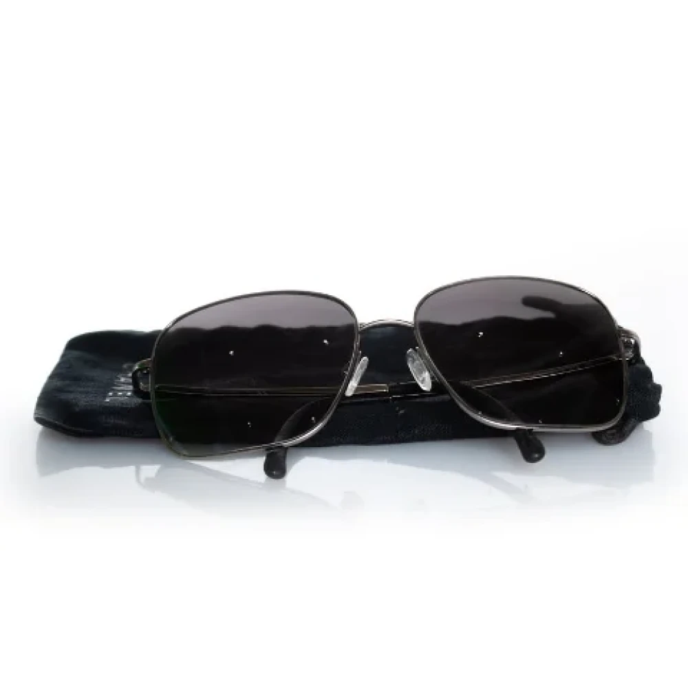 Chanel Vintage Pre-owned Metal sunglasses Gray Dames