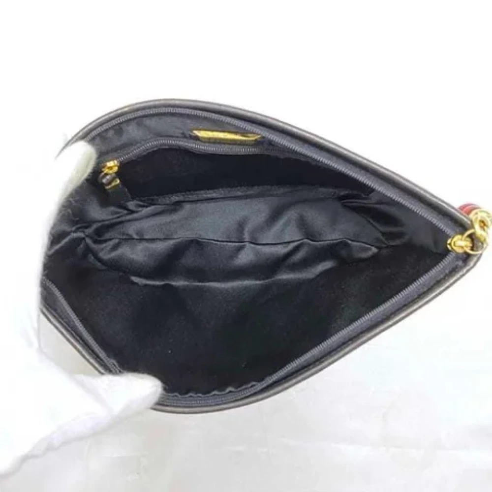 Loewe Pre-owned Leather clutches Gray Dames