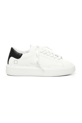 white-leather-sneakers-lace-up-closure