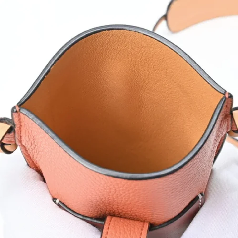Loewe Pre-owned Leather clutches Orange Dames