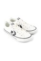 witte-canvas-sneakers-met-zwart-logo