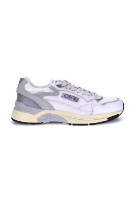 sneakers-vintage-a-lacets-avec-logo-patch