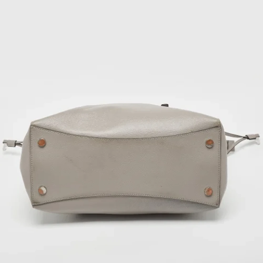 Michael Kors Pre-owned Leather totes Gray Dames