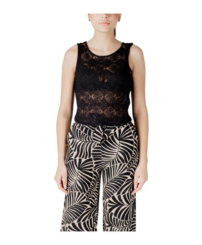 black-sleeveless-round-neck-top