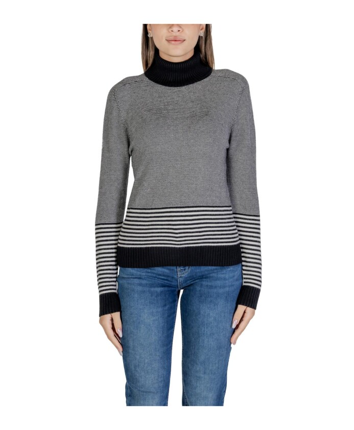 pull-en-tricot-a-col-roule-raye