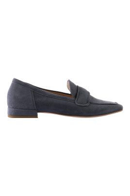 blue-loafers-jeans-for-women