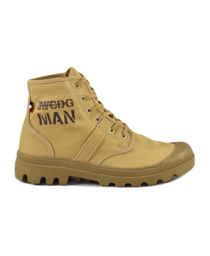 chaussures-de-toile-avec-semelle-en-caoutchouc