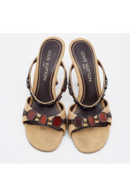Pre-owned Fabric sandals