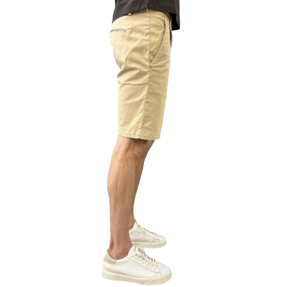 Entre amis Lichte katoenen chino Bermuda shorts Beige Heren