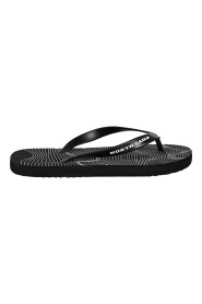 Wygodne Sandały Slip-On z Wytłoczonym Logo