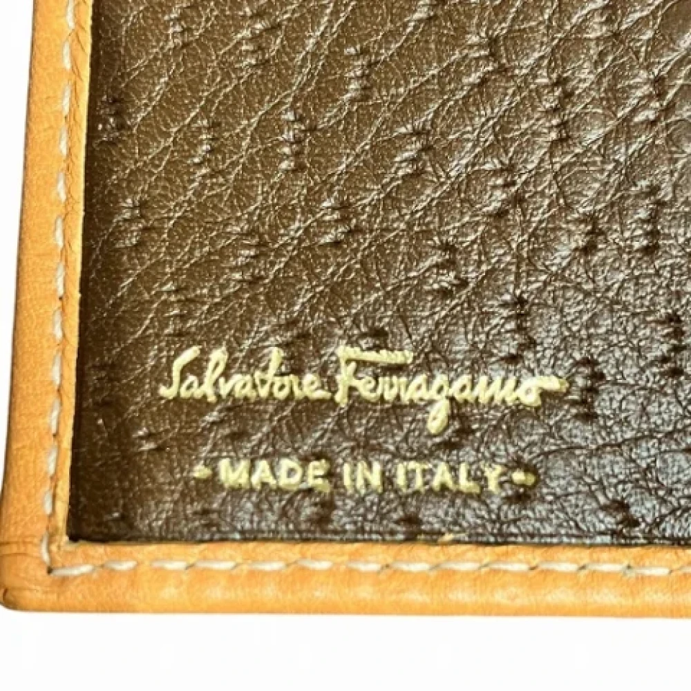 Salvatore Ferragamo Pre-owned Leather wallets Orange Dames