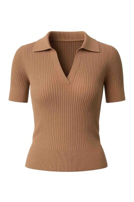 pull-beige-a-paillettes-polo-col-v